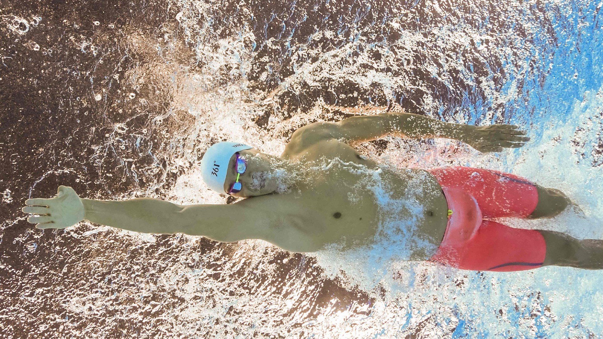 “梦想点亮未来”青少年篮球公益夜跑在上海引发热潮，践行体育公益